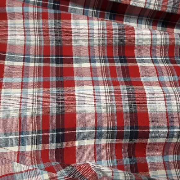 Eddie Bauer Relaxed Fit Men's plaid button front shirt - Picture 2 of 7